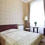 Royal 3*
